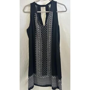 Old Navy XL Black and White Ornament Design V Neck Shift Dress